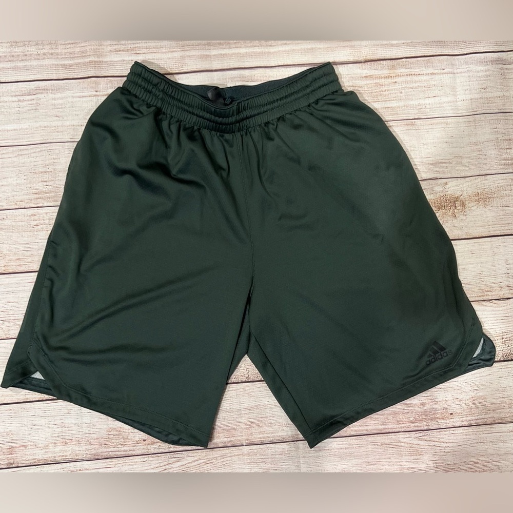 Adidas Men's Olive Shorts Size Medium - Picture 1 of 5